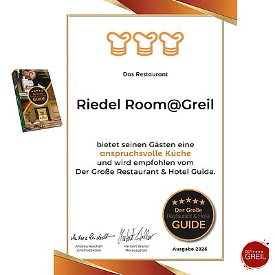 3 Hauben für „ein anspruchsvolles Restaurant“ im „Der Große Restaurant & Hotel Guide“ 3 von 3 Weintrauben für „exzellentes Weinangebot“ 4 von 5 Sternen für ein „Hervorragendes Hotel mit...