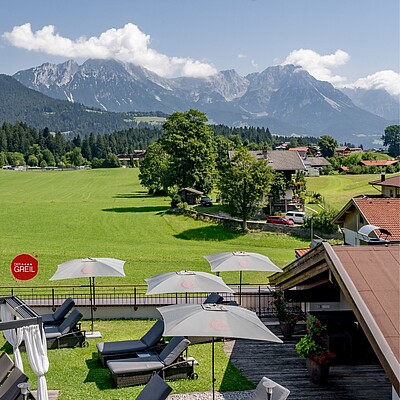 Der Greil und der Kaiserblick Der Gebirgszug Wilder Kaiser, dem auch die Region rund um die vier Kaiser-Orte Ellmau, Going, Scheffau und Söll ihren Namen verdankt, bildet gemeinsam mit dem Zahmen...